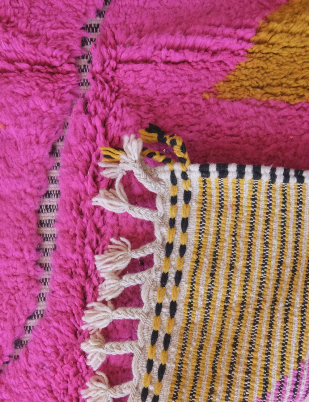 Contemporary Berber Rug - 143 x 120 cm