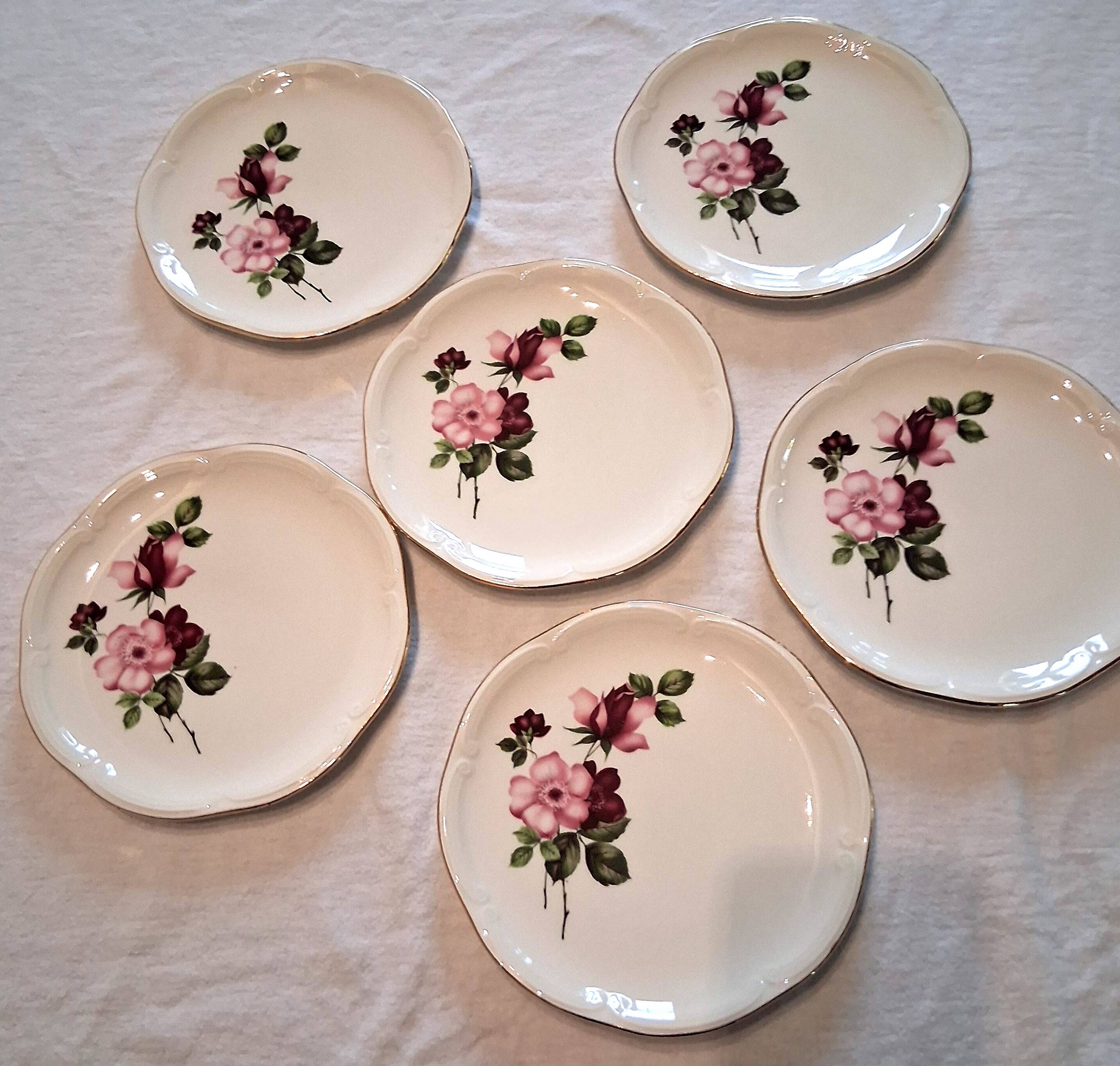 6 dessert plates from Gien model "Chinon" in very good condition.