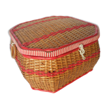 Hardworking, box a wicker vintage couture