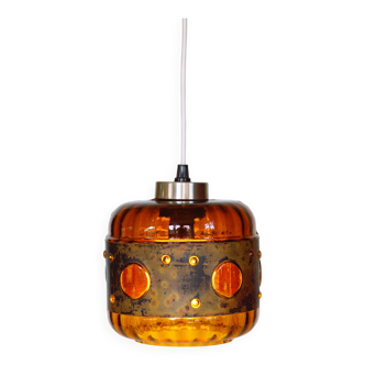 Brutalist ceiling lamp in amber colored glass and copper. Design by Nanny Still for Raak 1960s.