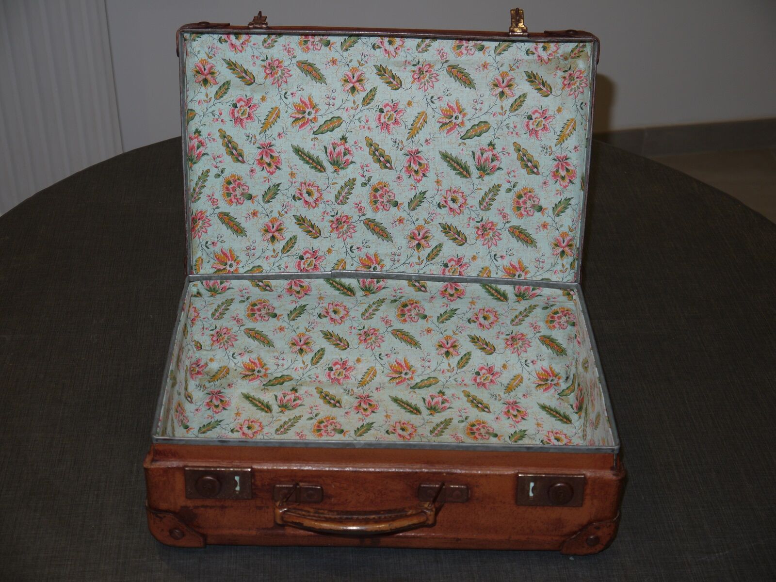 Very nice small suitcase from the 1940s