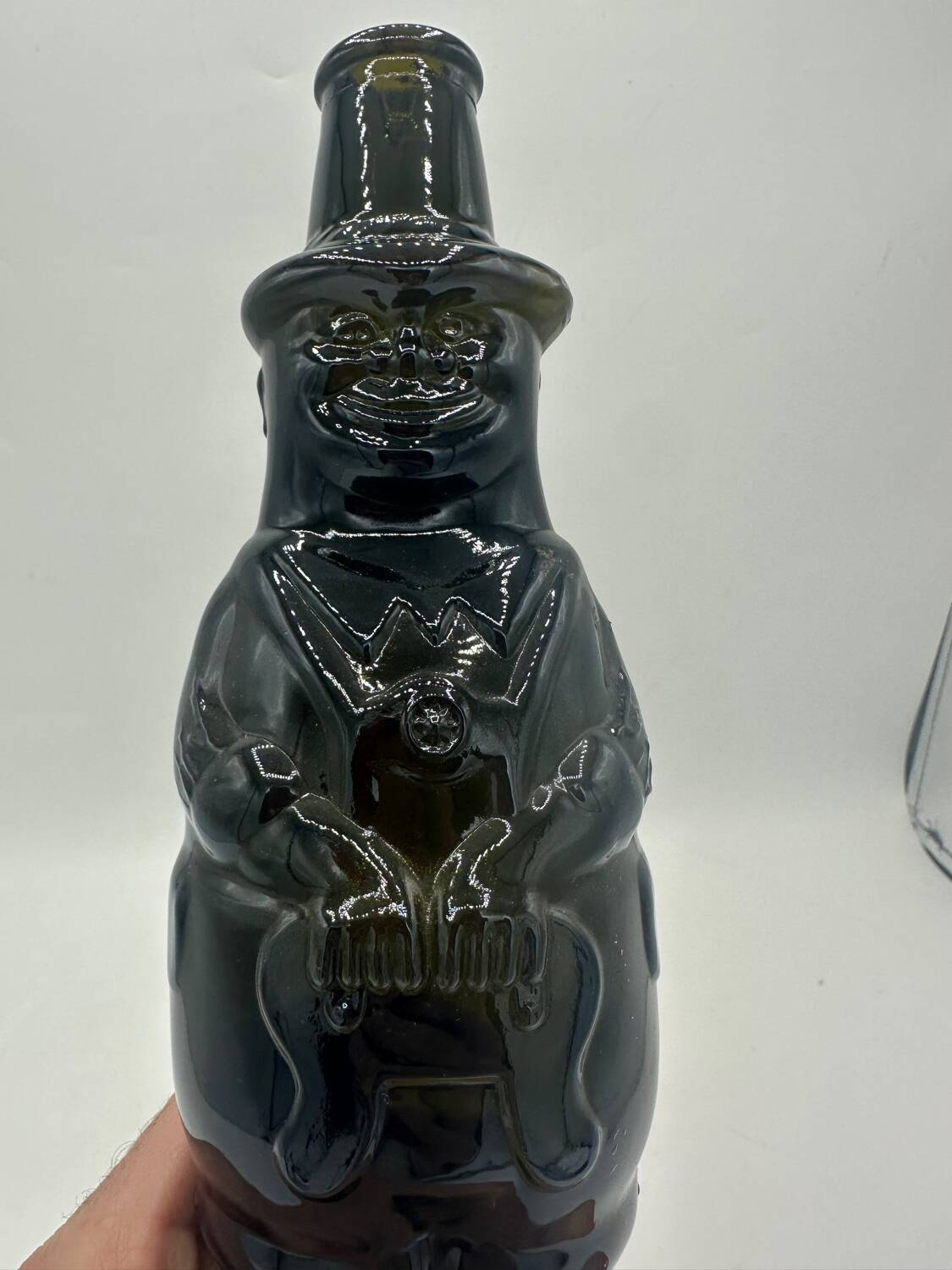 Zoomorphic man vase