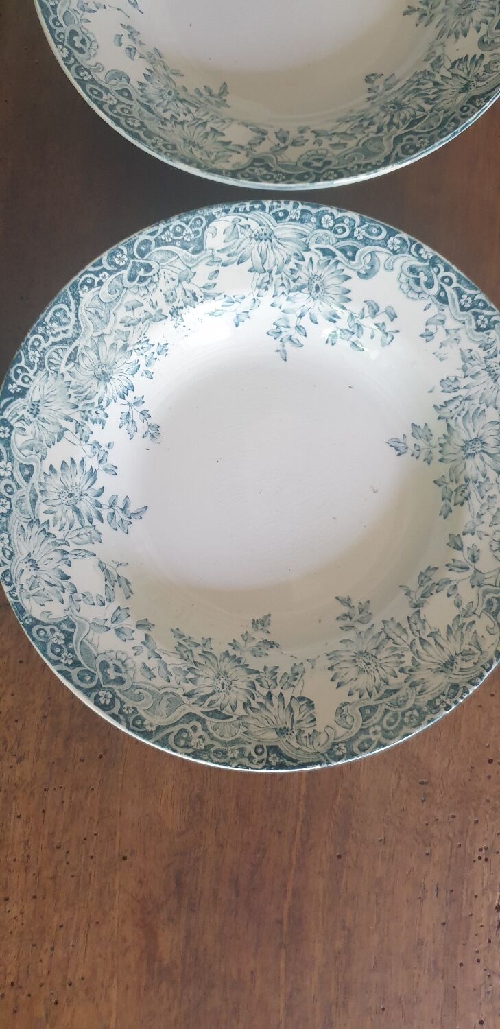 Four plates Trianon St Amand