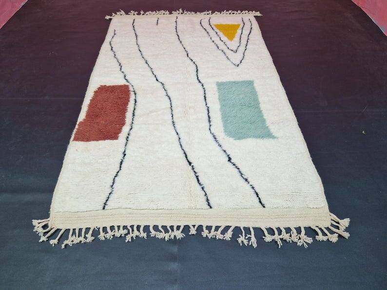 Handmade wool beni ouraine rug
