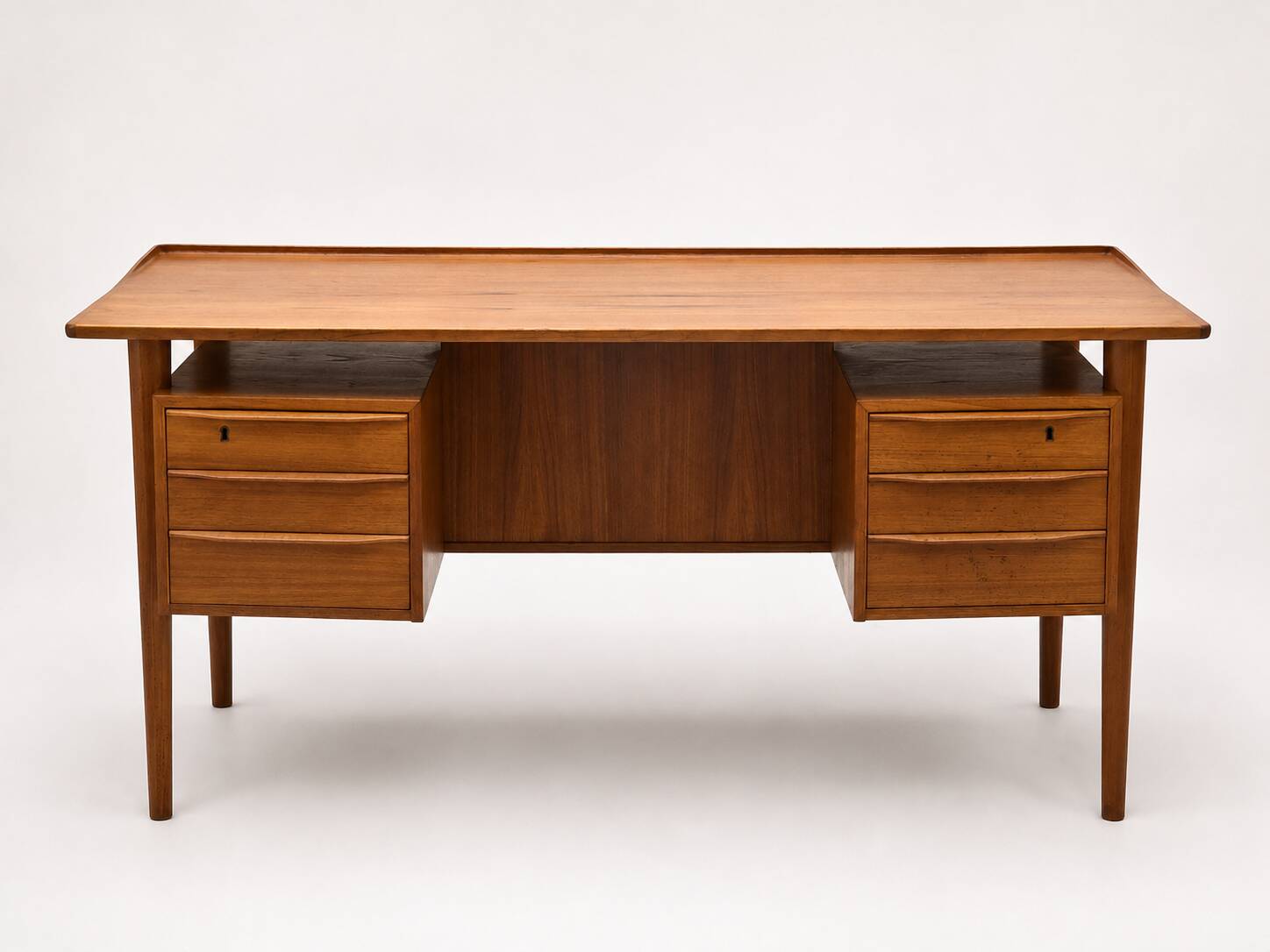 Bureau d'écriture vintage danois en teck par Peter Løvig Nielsen pour Løvig, années 1960