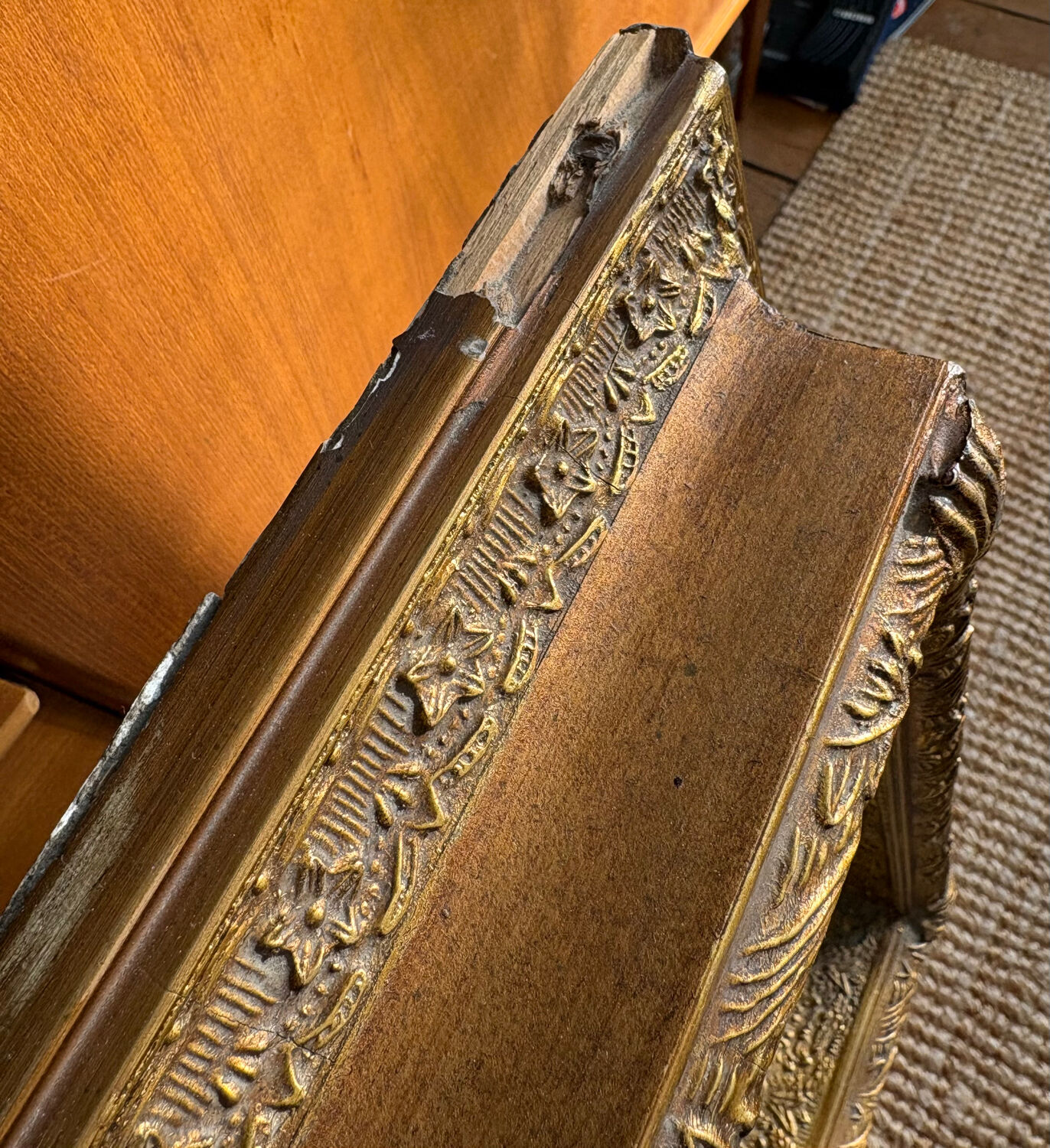 Marble bas-relief tableau of Putti