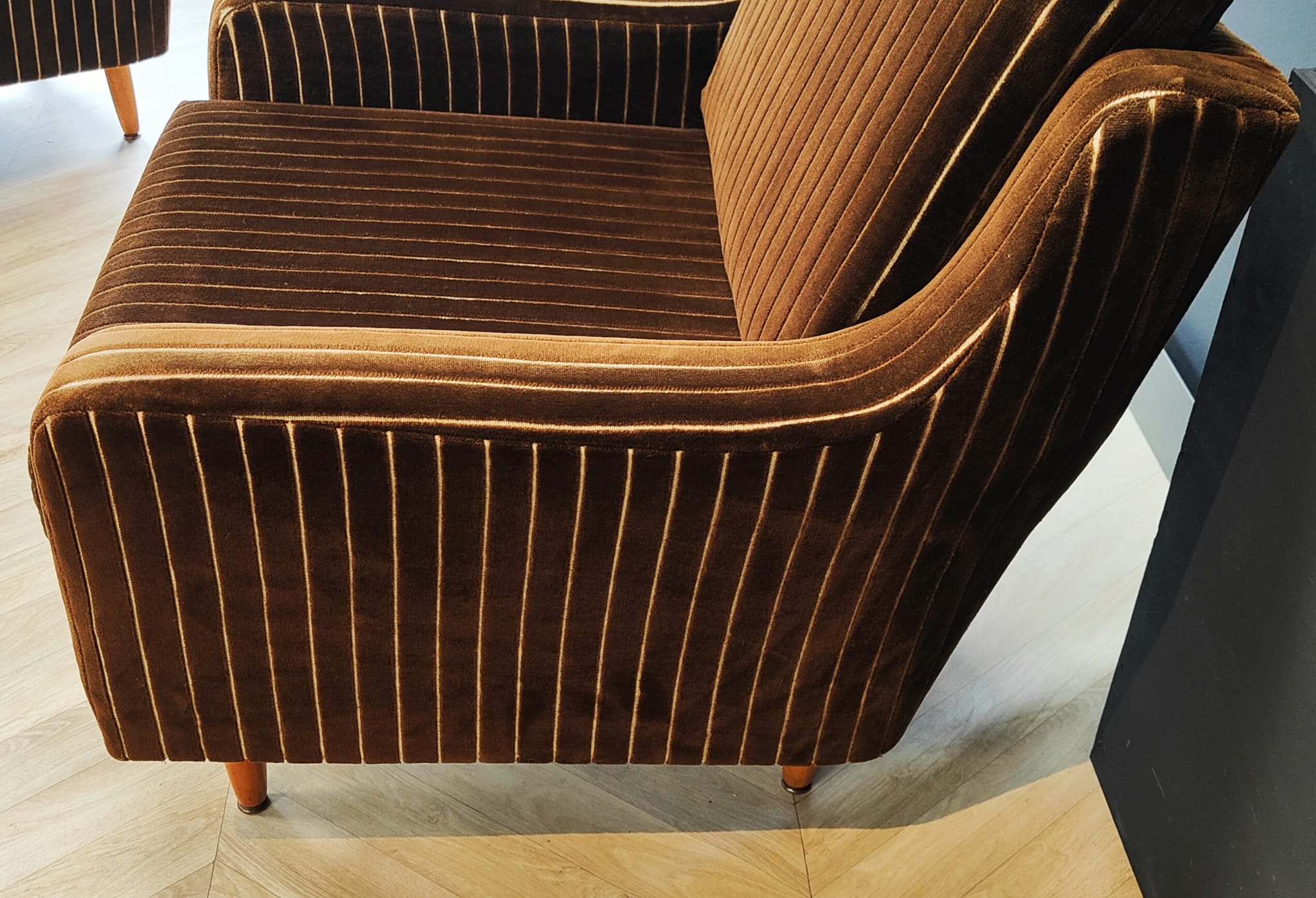 Two mid century armchairs vintage - set 2 chairs