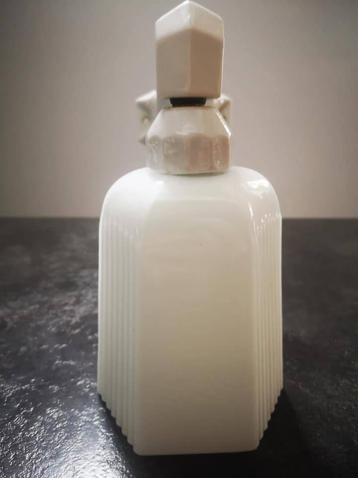 Antique white porcelain wall lamp bathroom art deco 1930 striated opaline tulip