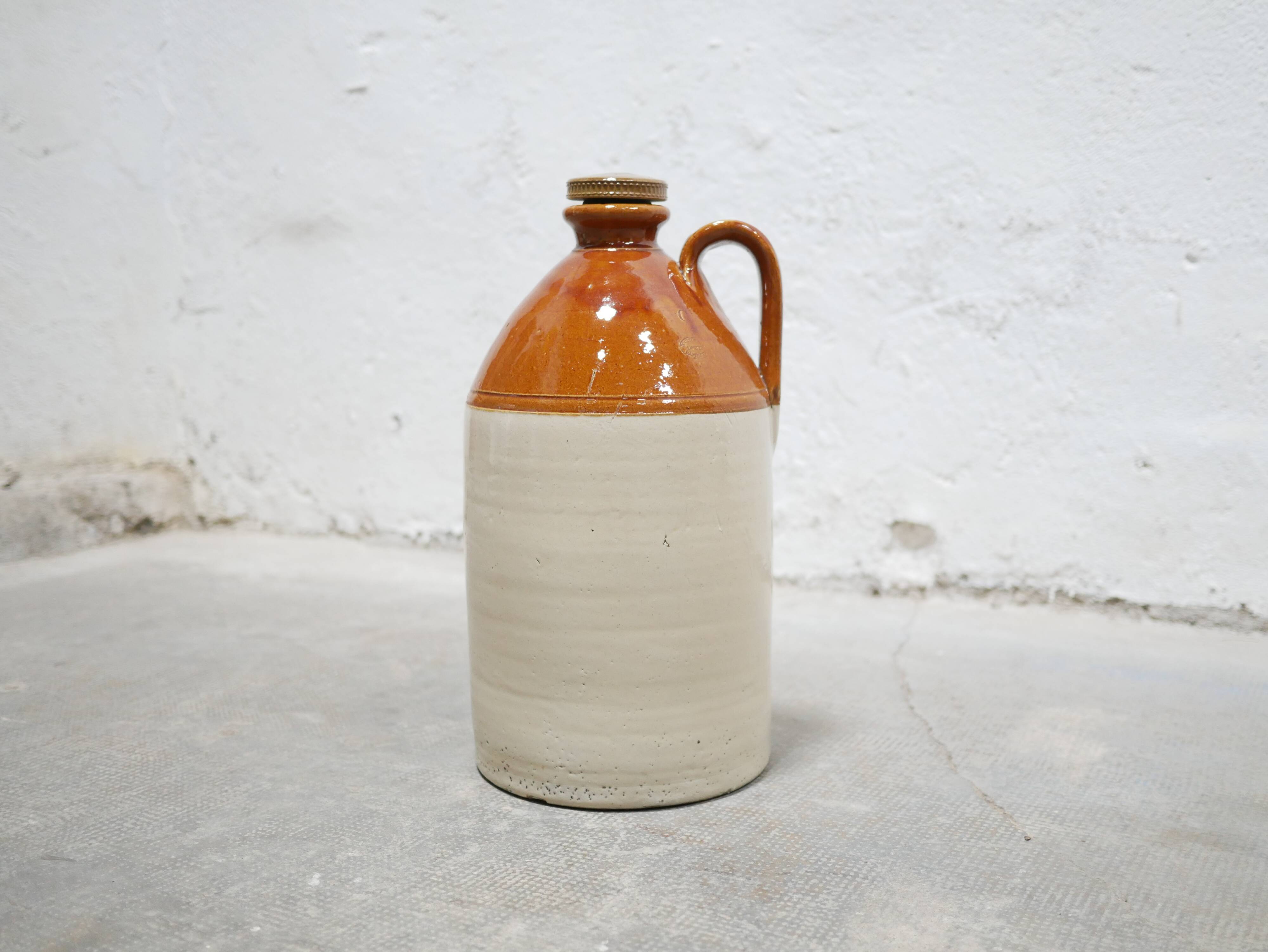 Bonbonne anglaise vintage en grès éditée par Doulton Lambeth