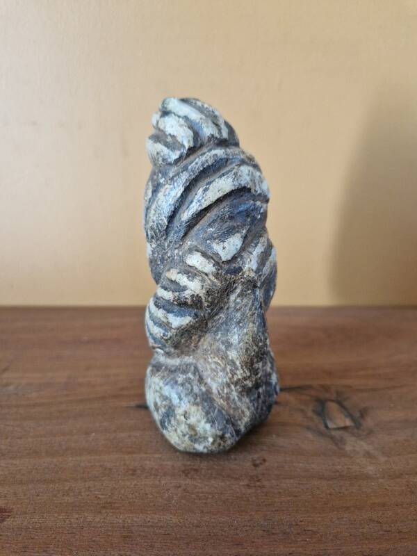 Pomdo statue of the Kissi people of Guinea - Carved stone