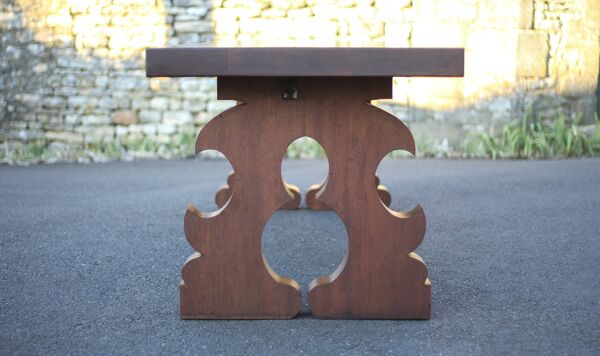 Grande table bois avec pieds sculptés, table artisanale, table bois massif, table de salon, table