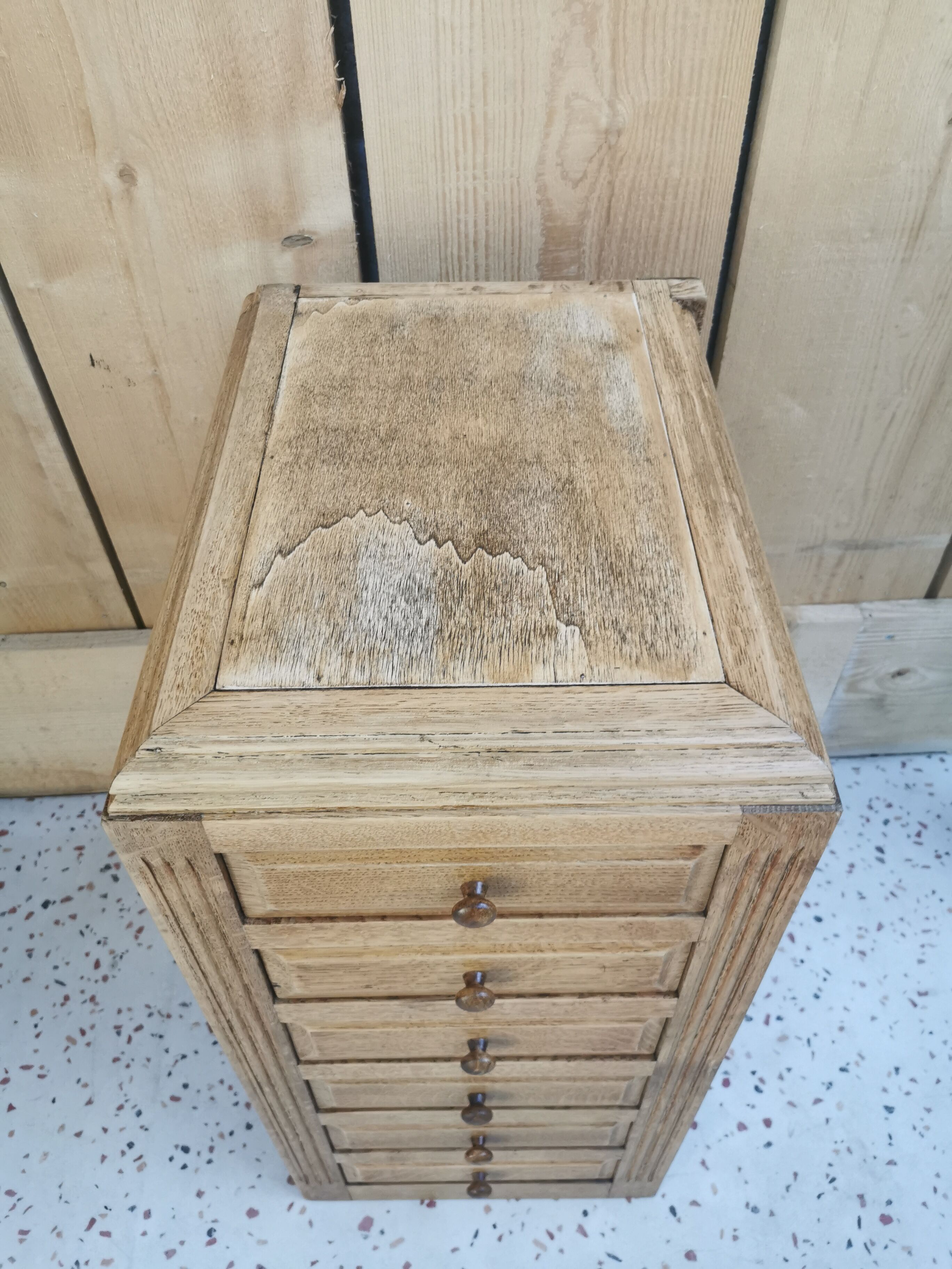 Drawer cabinet