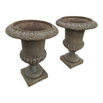 Paire de vases Médicis en fonte d'époque 19éme de Maison Bourgeoise