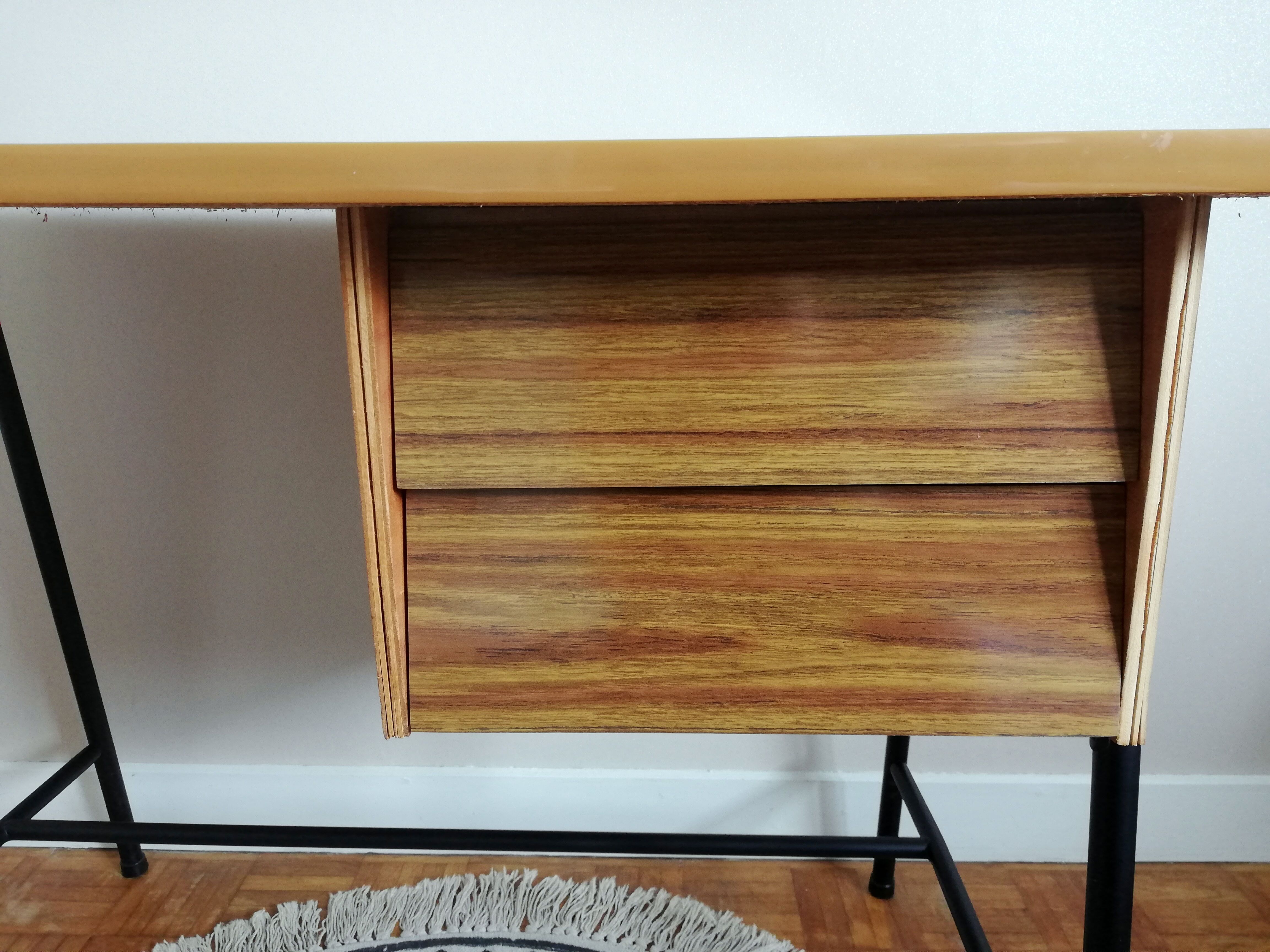 Office formica