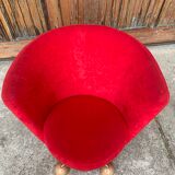 Fauteuil rouge du milieu du siècle