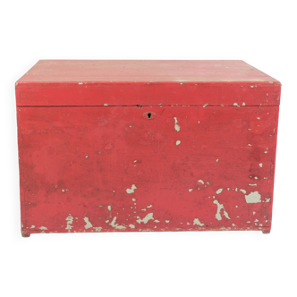 Antique Red Painted Chest From 1830s