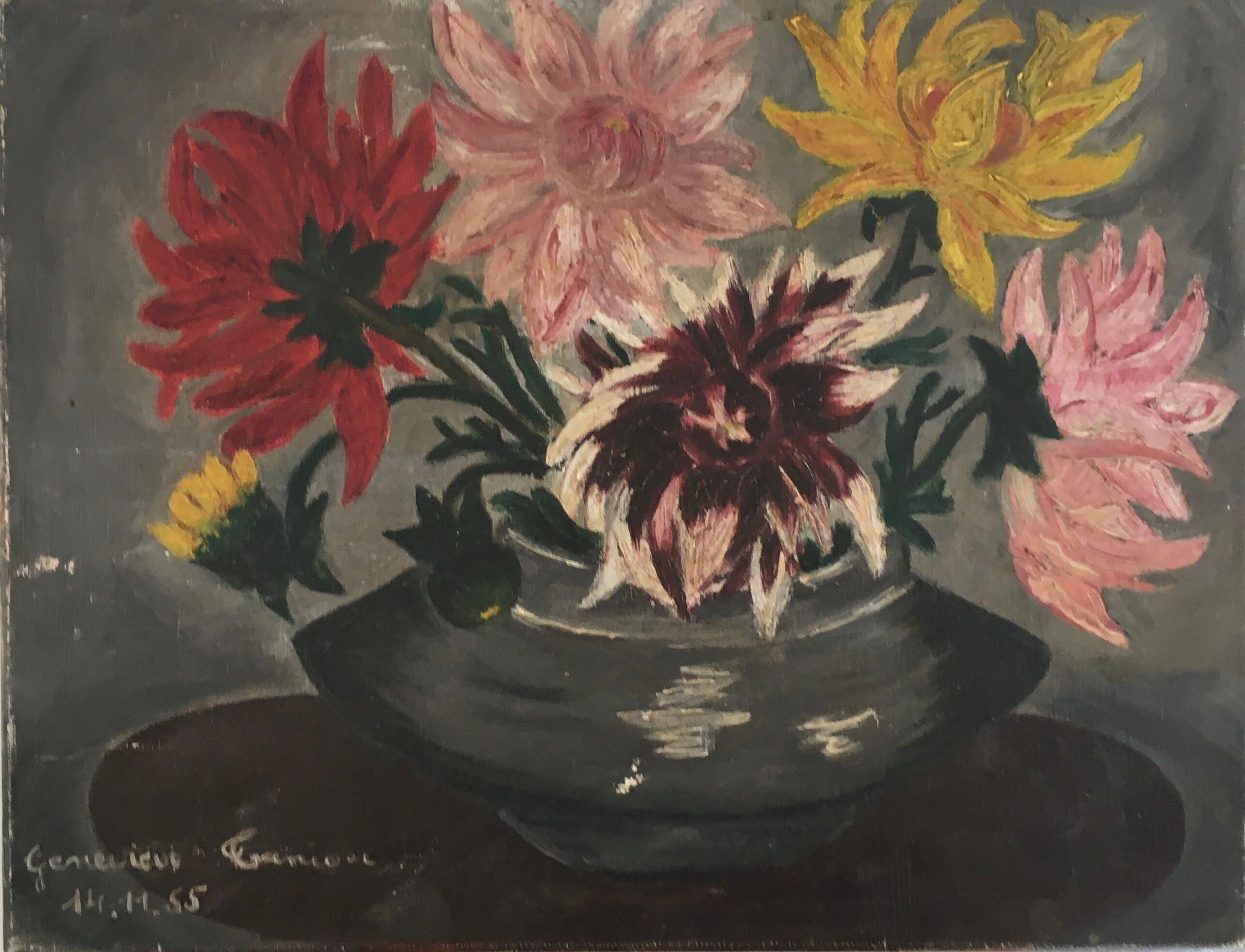 Ancient bouquet of dahlias