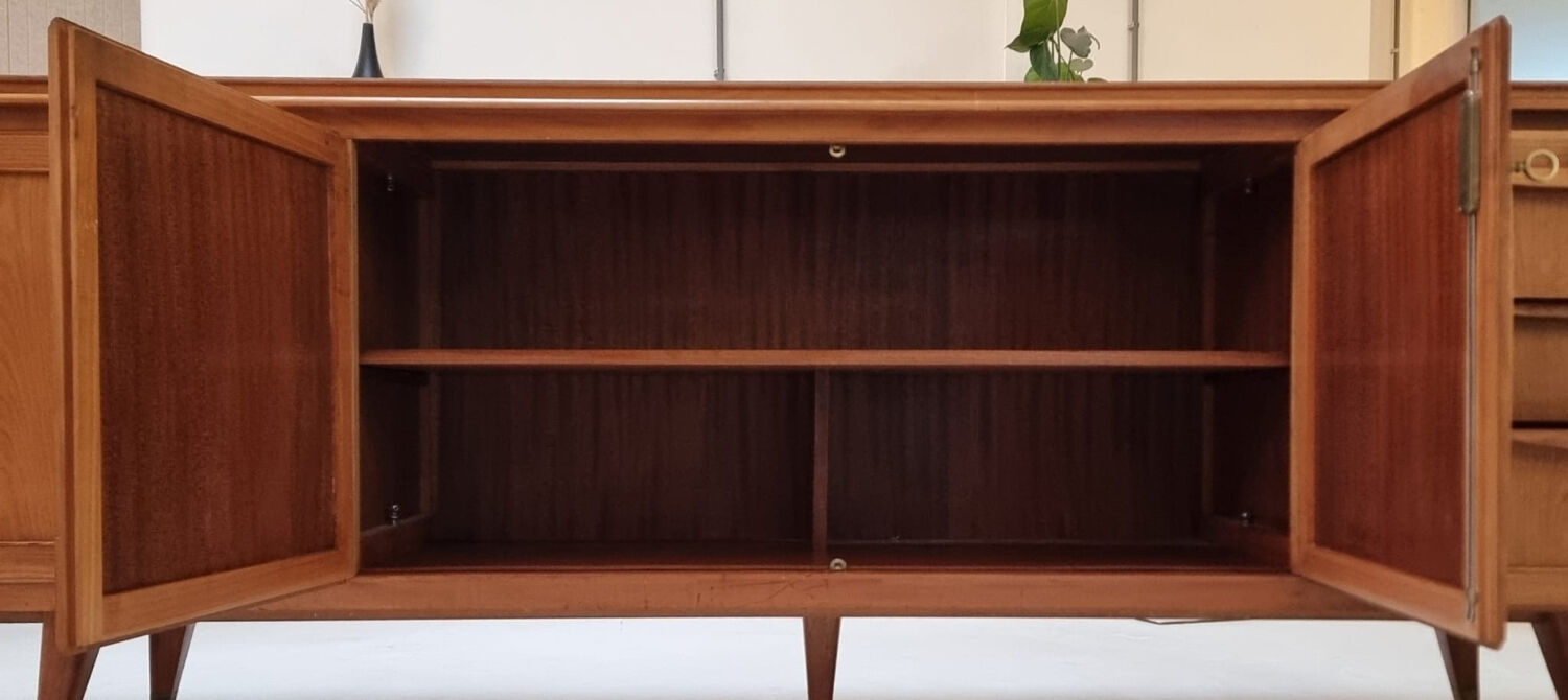 Buffet du milieu du siècle