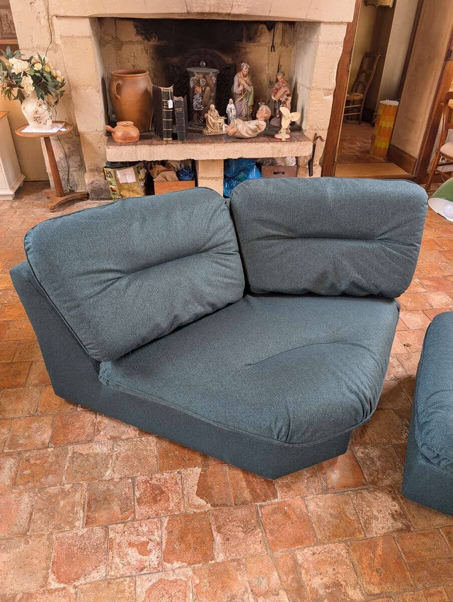 Chauffeuse angle vintage et son pouf