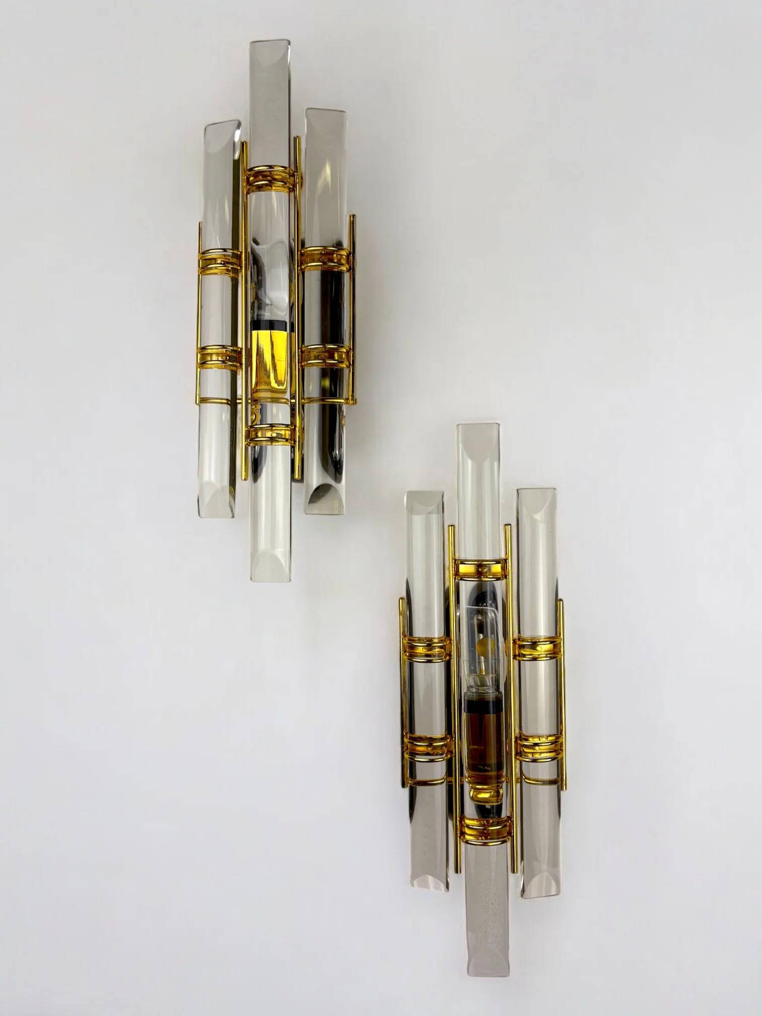 Pair of Venini sconces, Murano cut glass, Italy, 1970