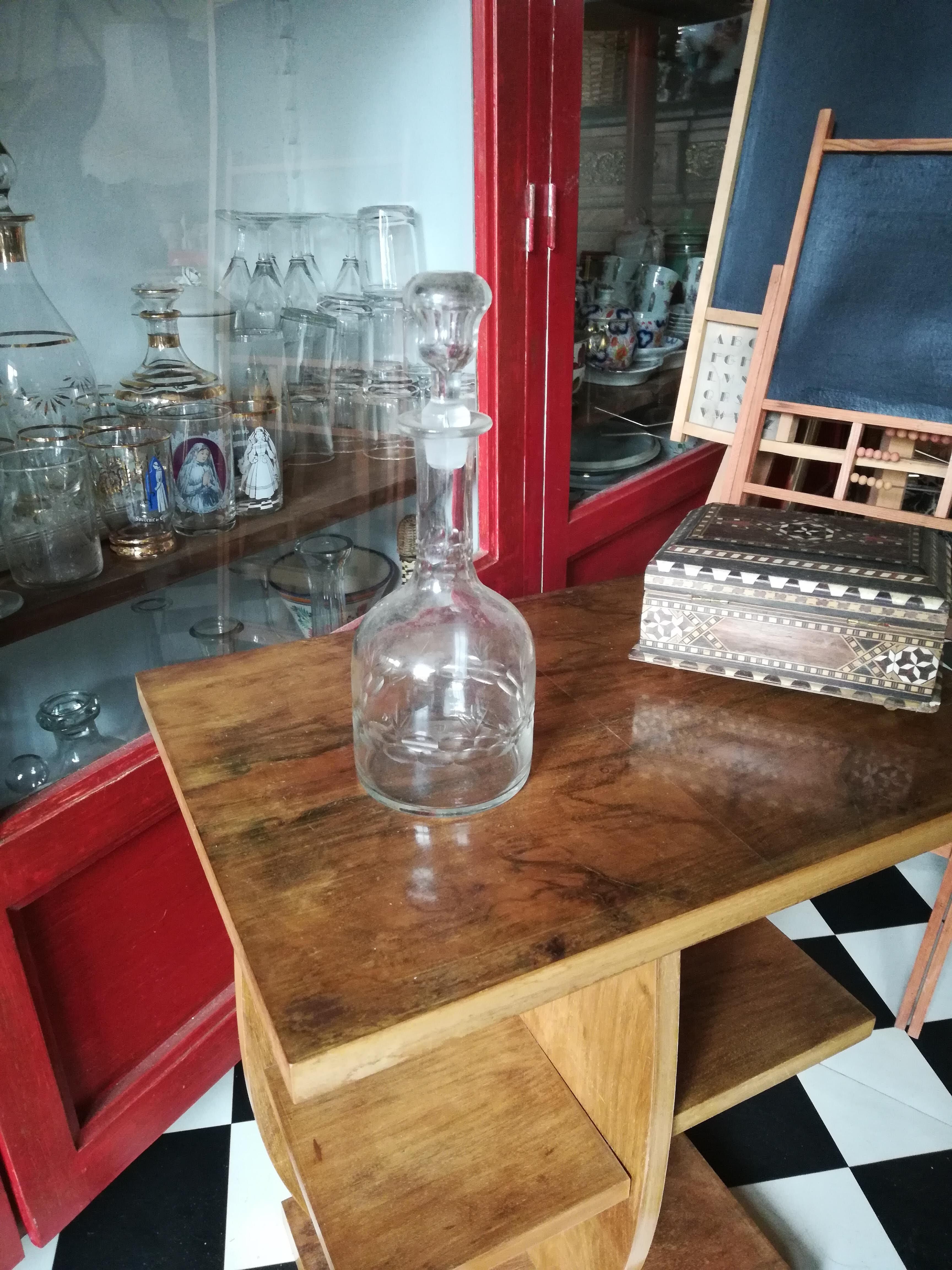 Chiseled glass carafe