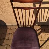 Chaise en bois et velours