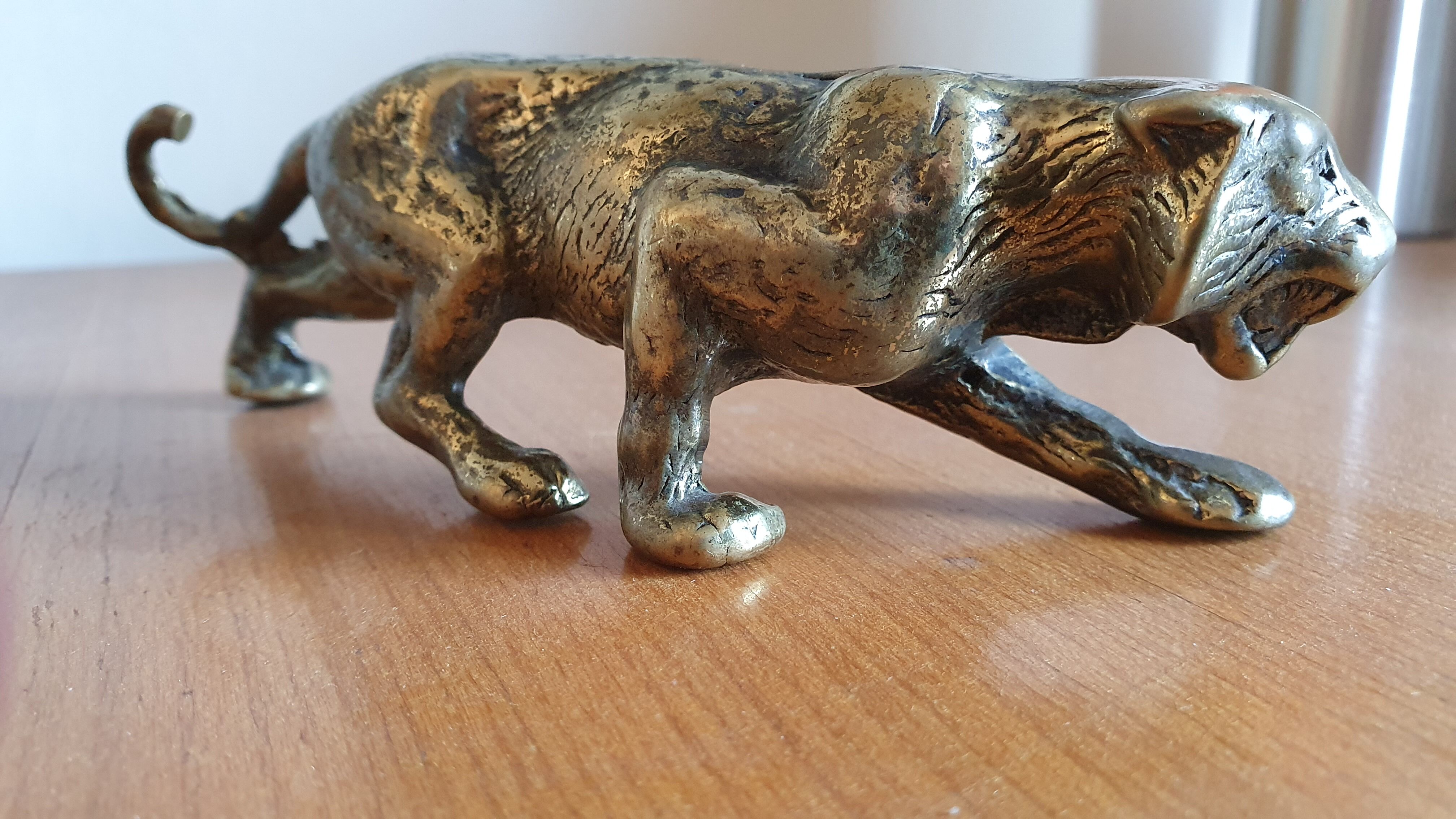 Statuette paper press panthère 70s