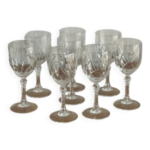 8 verres à pied modèle