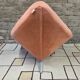 Fauteuil triangle vintage "Escapade " design cocon années 70'.