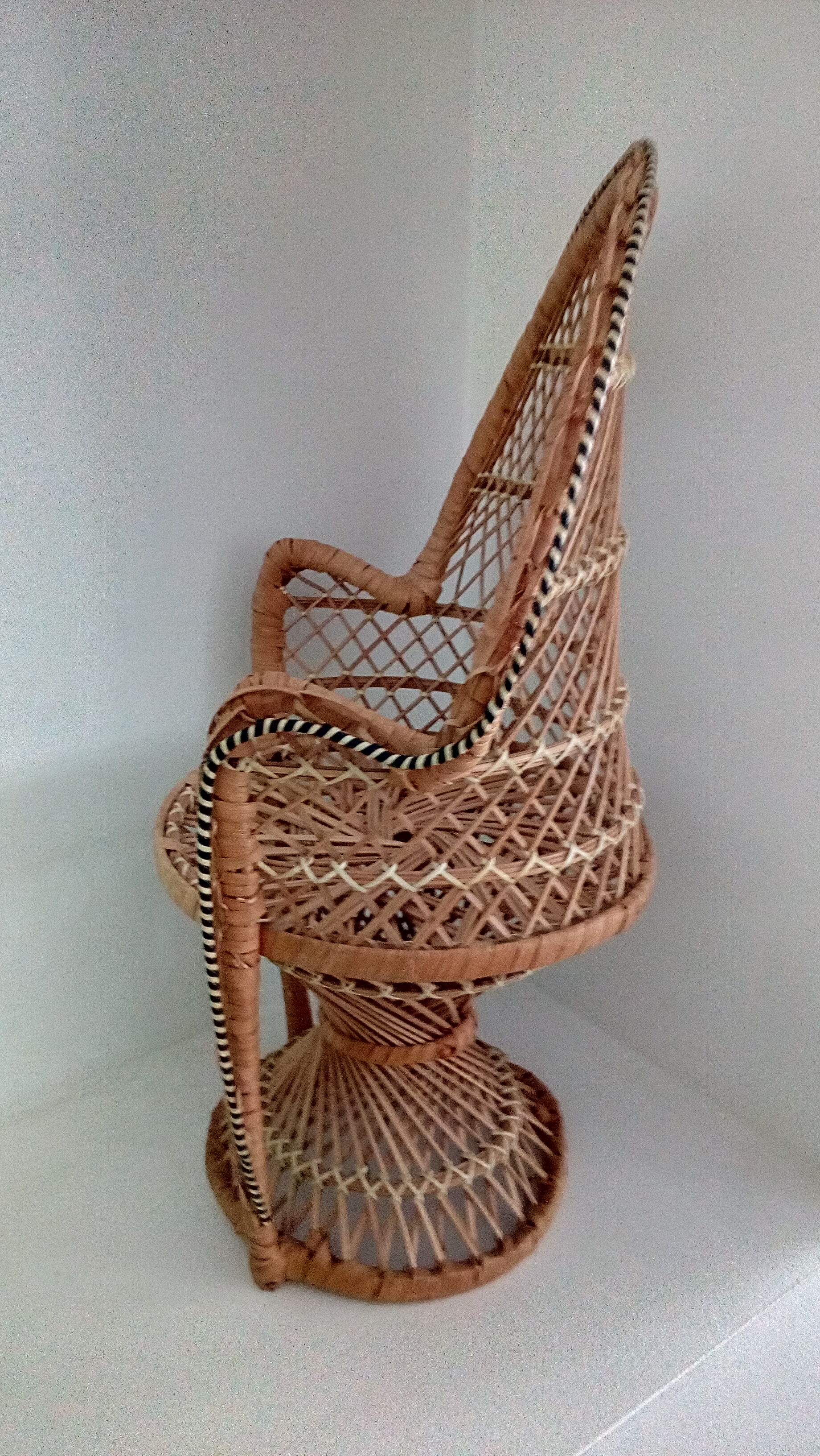 Chair Emmanuelle wicker doll