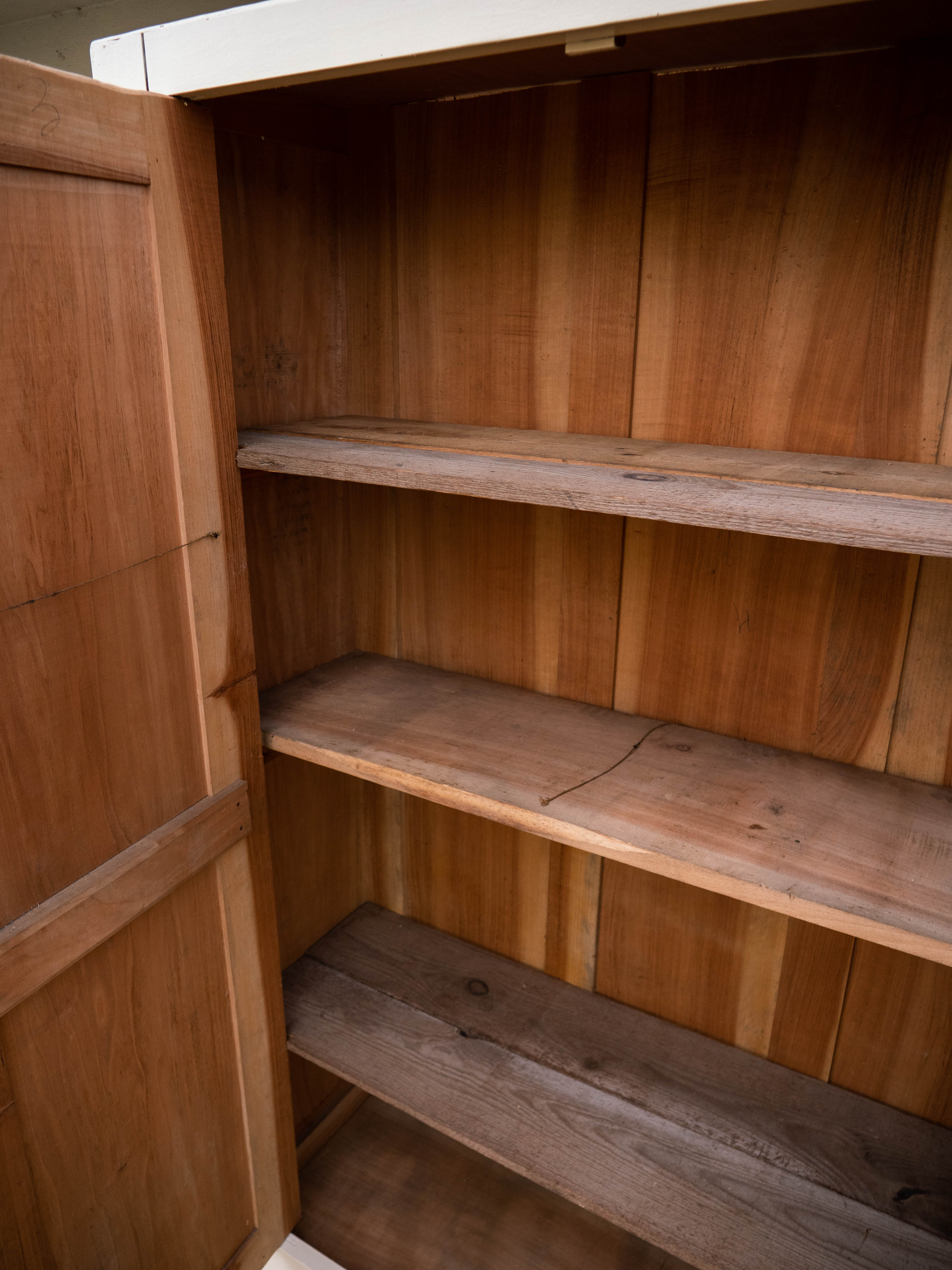 Armoire parisienne