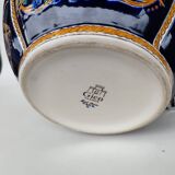 Earthenware cache pot from Gien, Renaissance model, 20th century.