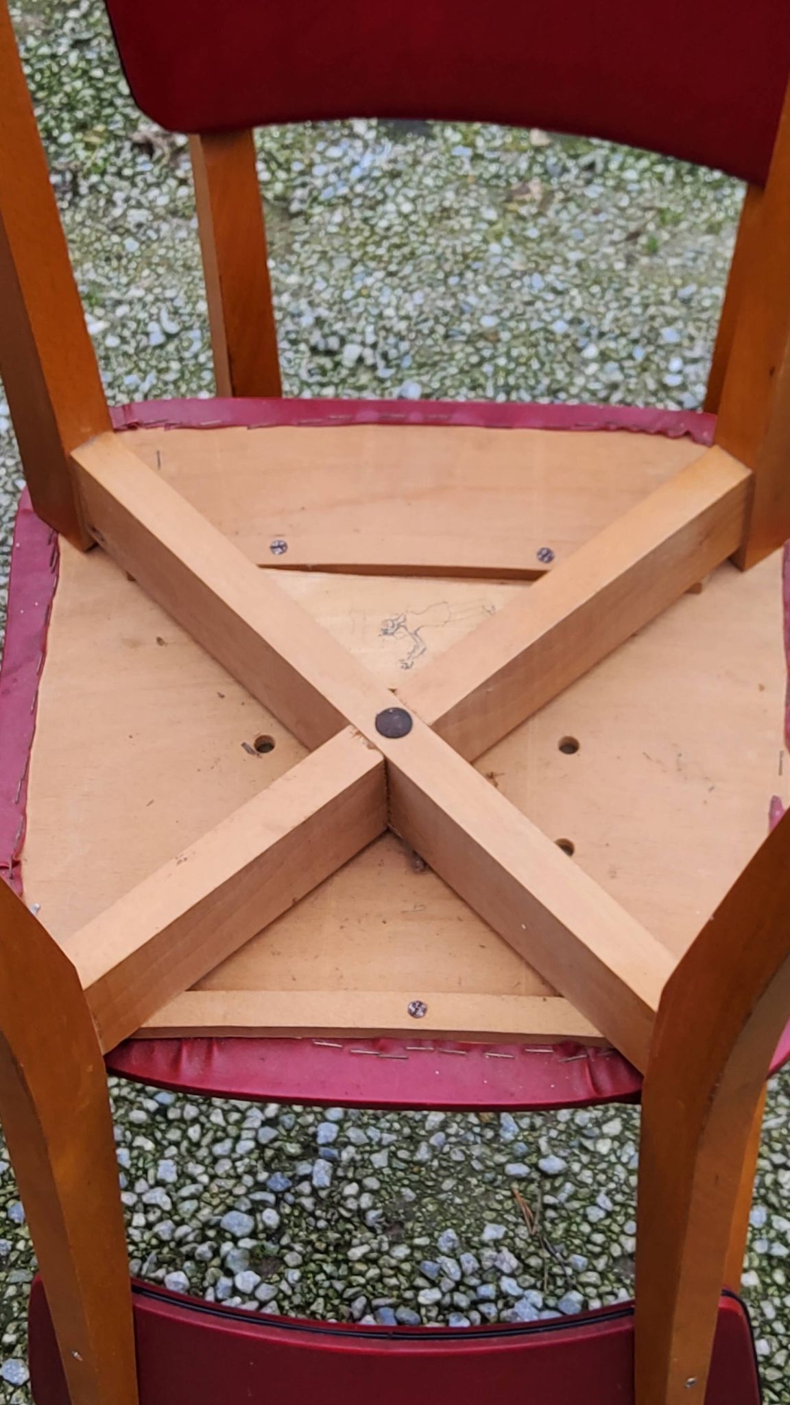 Set of 4 vintage chairs from the 50s in blond beech and red leatherette