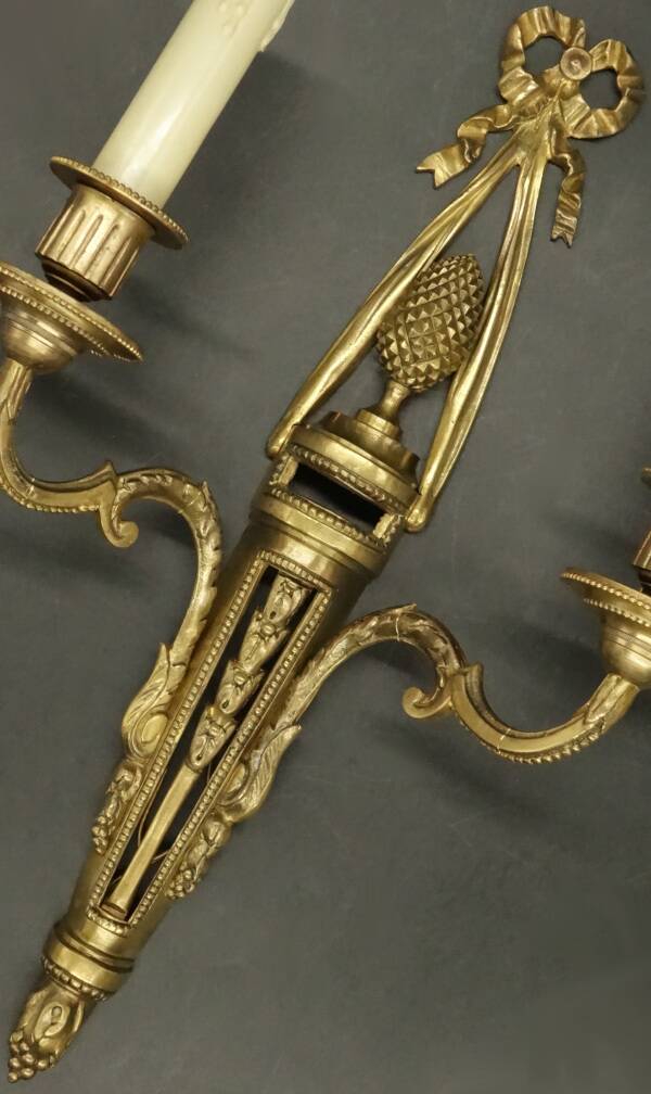 Pair of large wall sconces with bow in Louis XVI style from the 19th century - bronze
