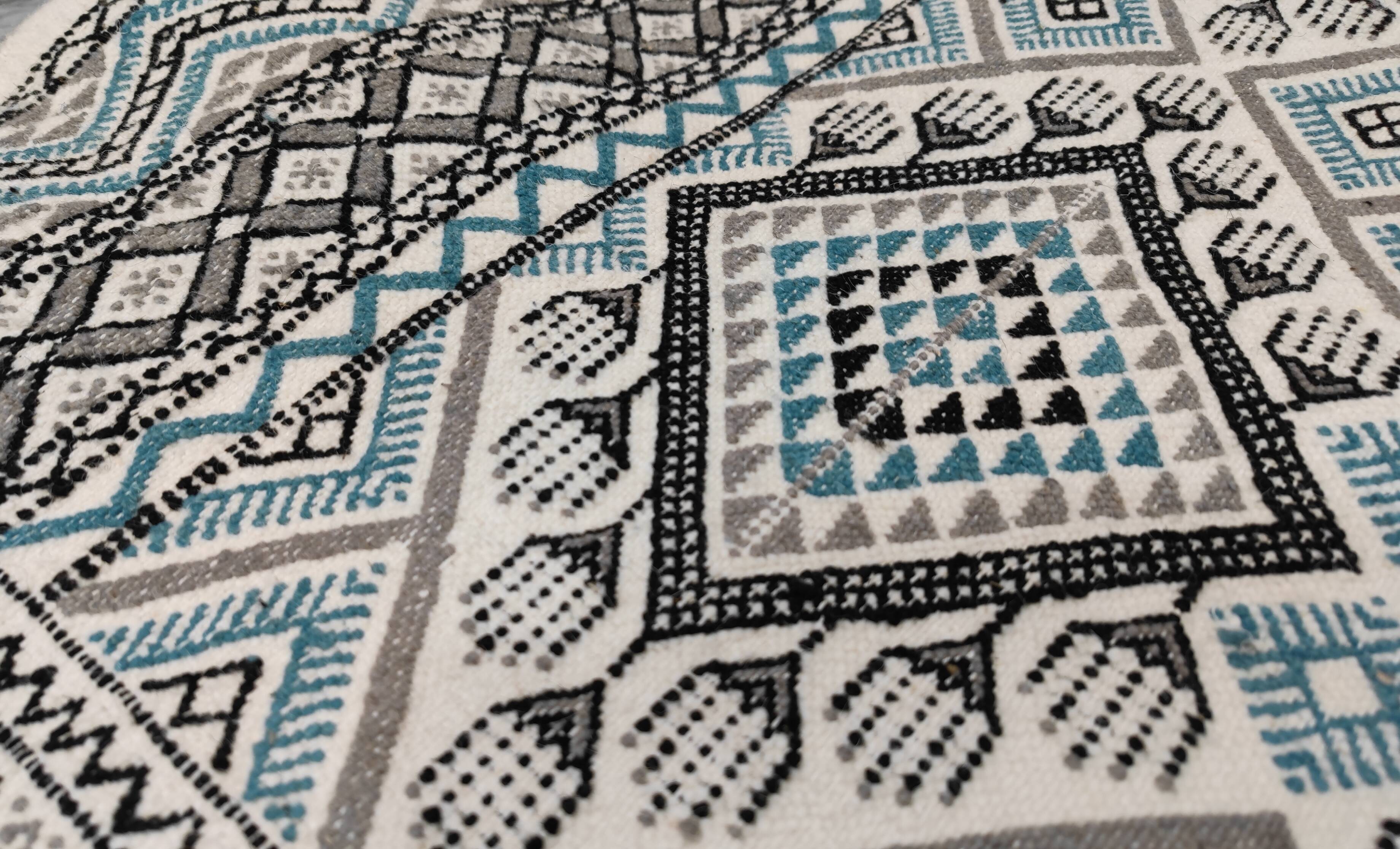 Hand-woven margoum rug in natural wool