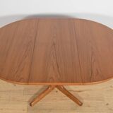 Mid-Century Round Walnut Extendable Dining Table, United Knigdom, 1950s
