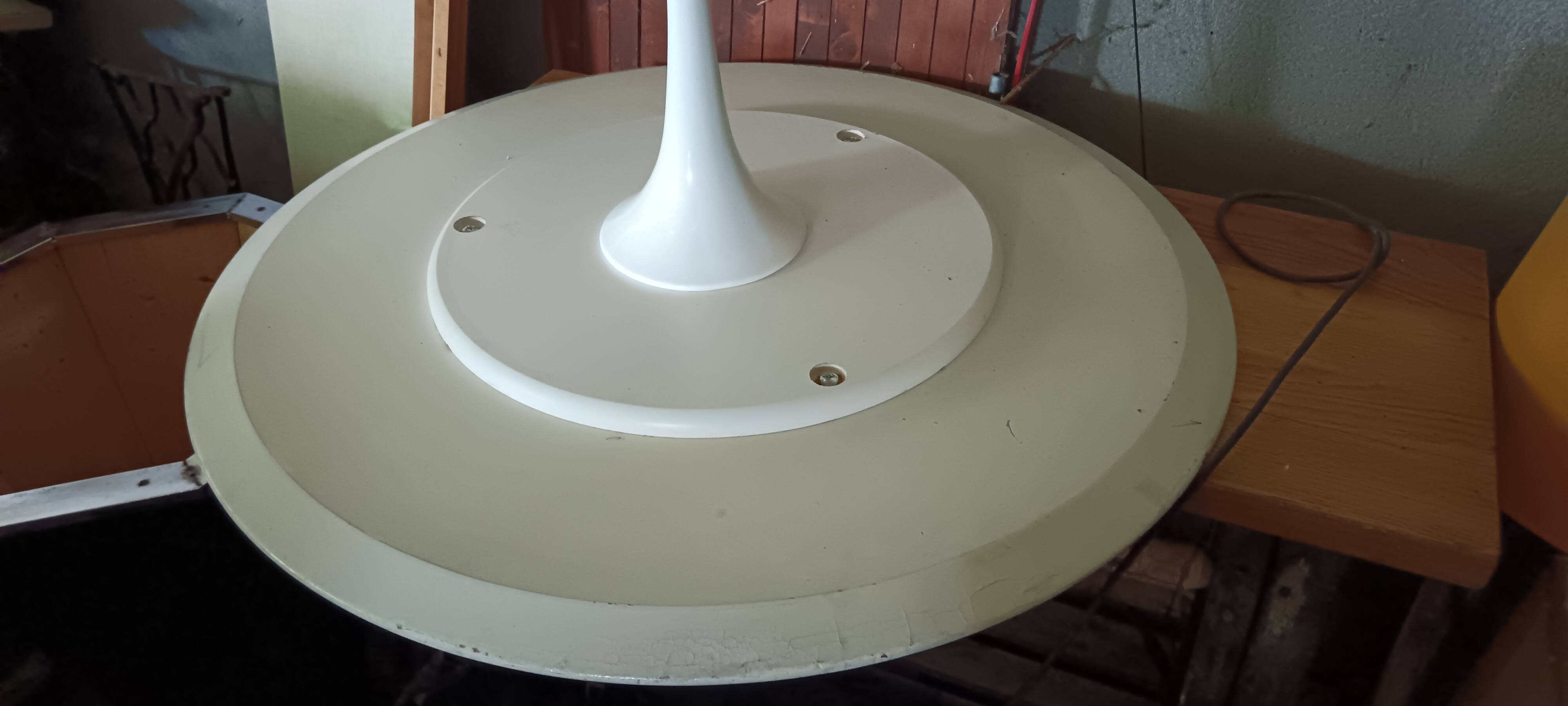 Authentic Eero Saarinen Tulip Coffee Table – White Laminate