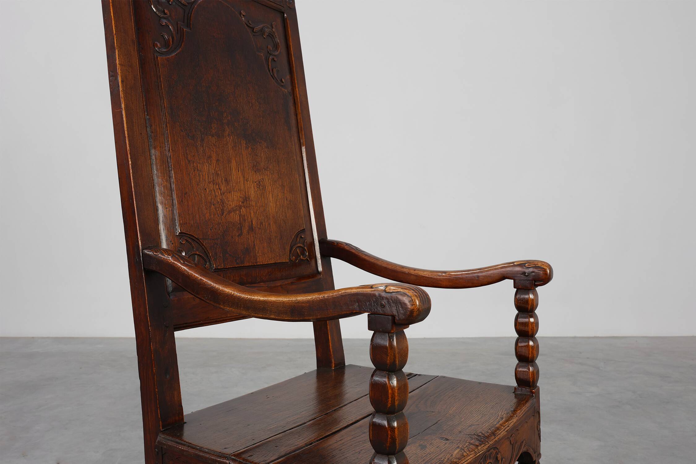 18th Century Liège Armchair in hand carved Oak, Belgium