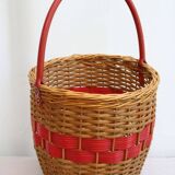 Wicker basket and scoubidou