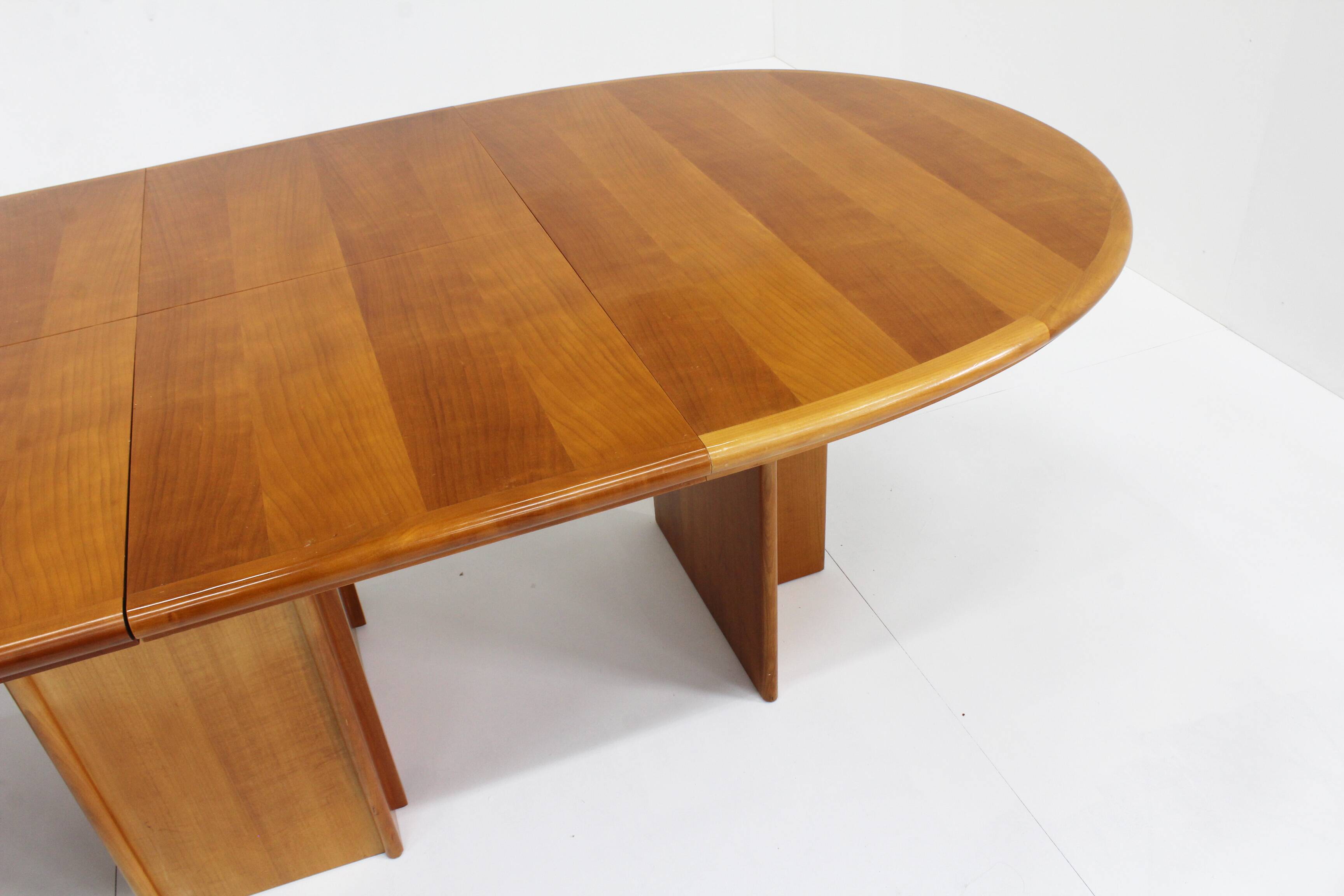 Table à manger ovale extensible vintage des années 1960