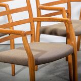 Fauteuils JL Moller modèle 68 en chêne avec tissu d'origine. Fabriqués au Danemark vers 1990.