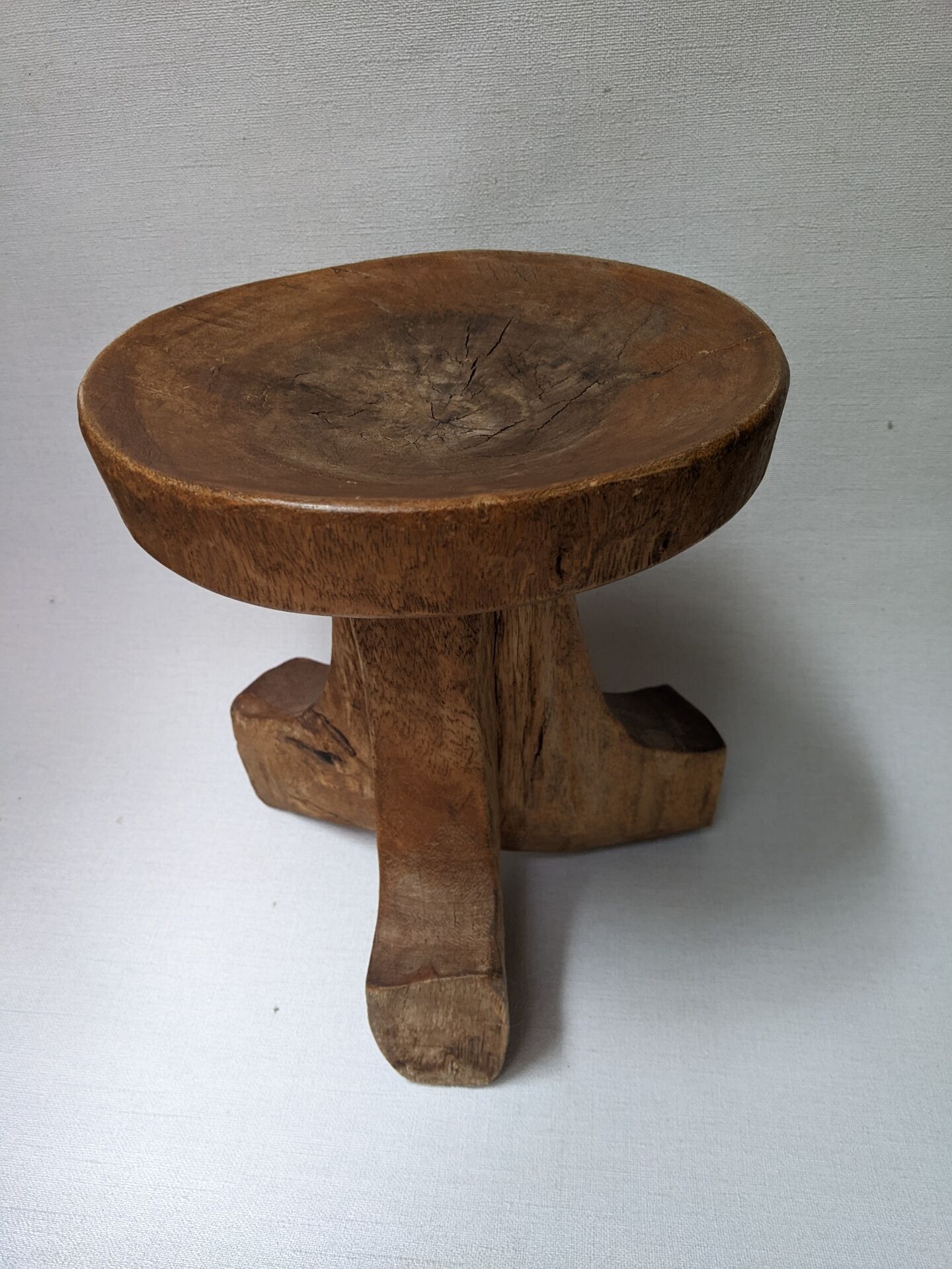 Tabouret tripode en bois Éthiopien décoration ethnique tribal