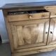Buffet ancien en noyer blond