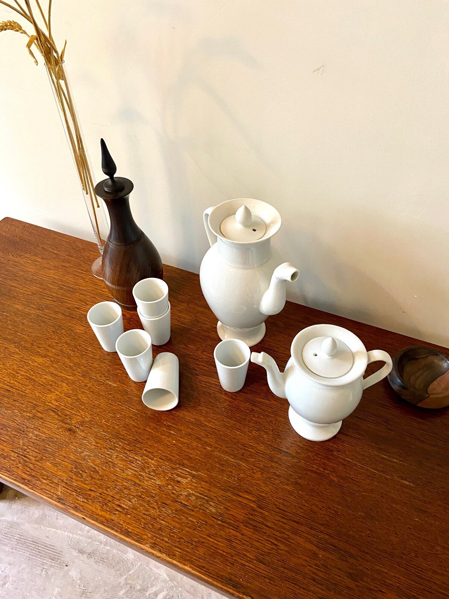 White porcelain coffee and tea set