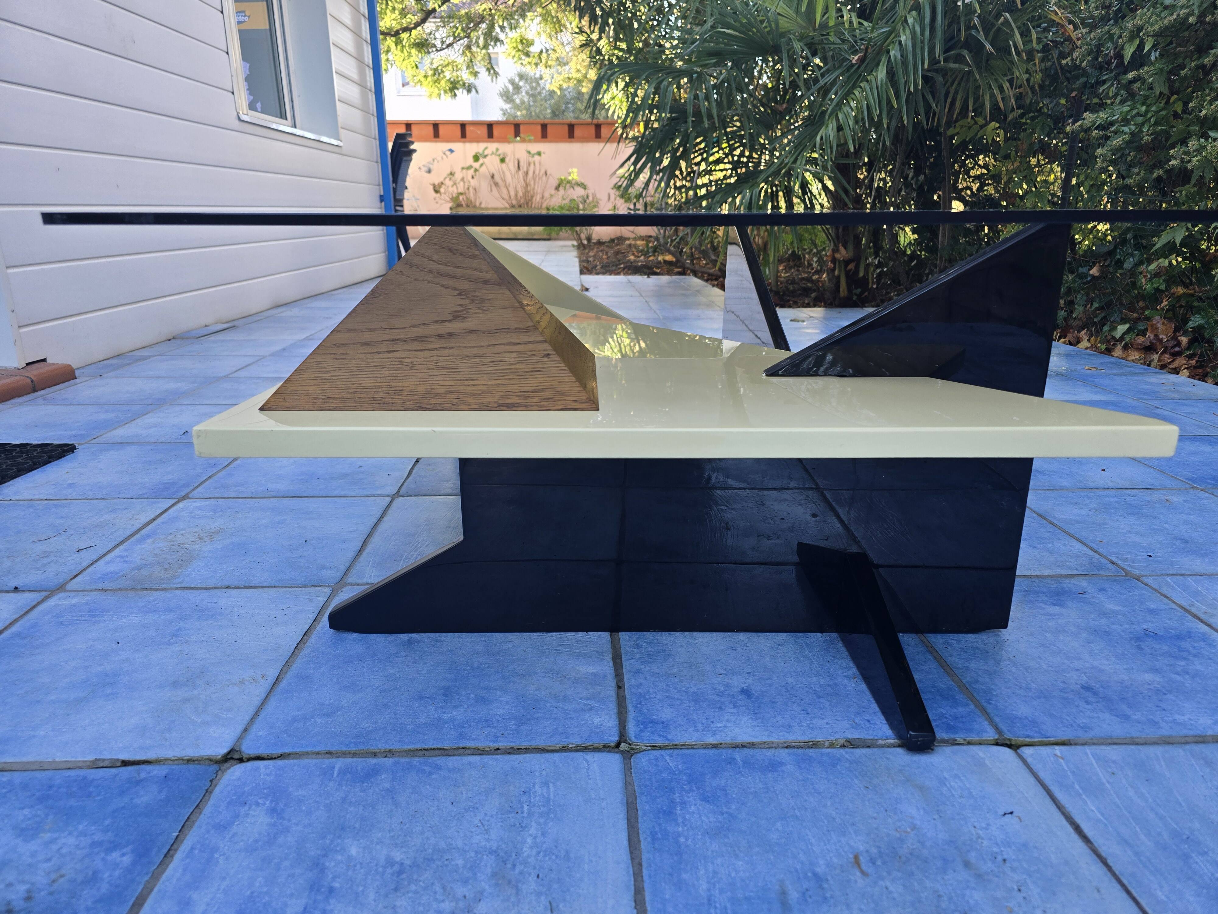 Lacquered medium design coffee table