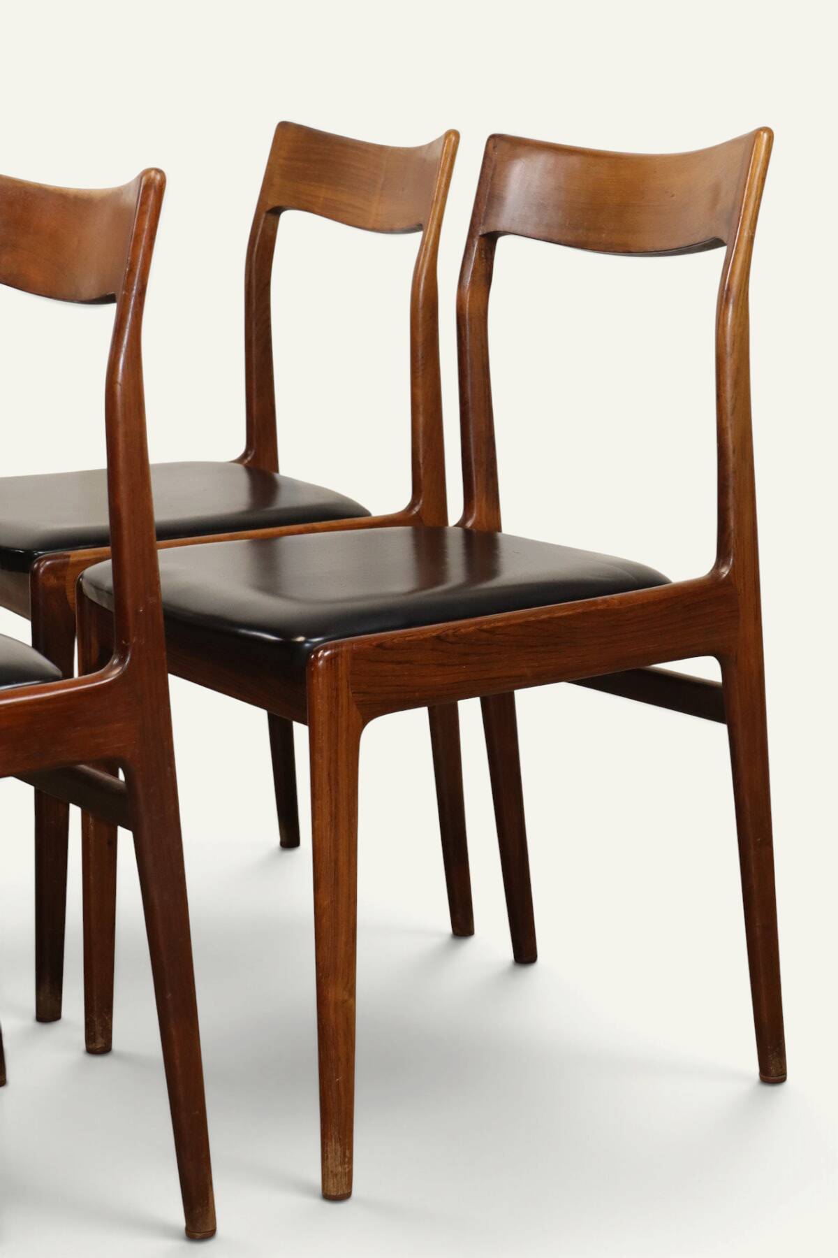 Set of 4 vintage teak and black faux leather chairs – 1960s