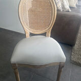 Medallion chair