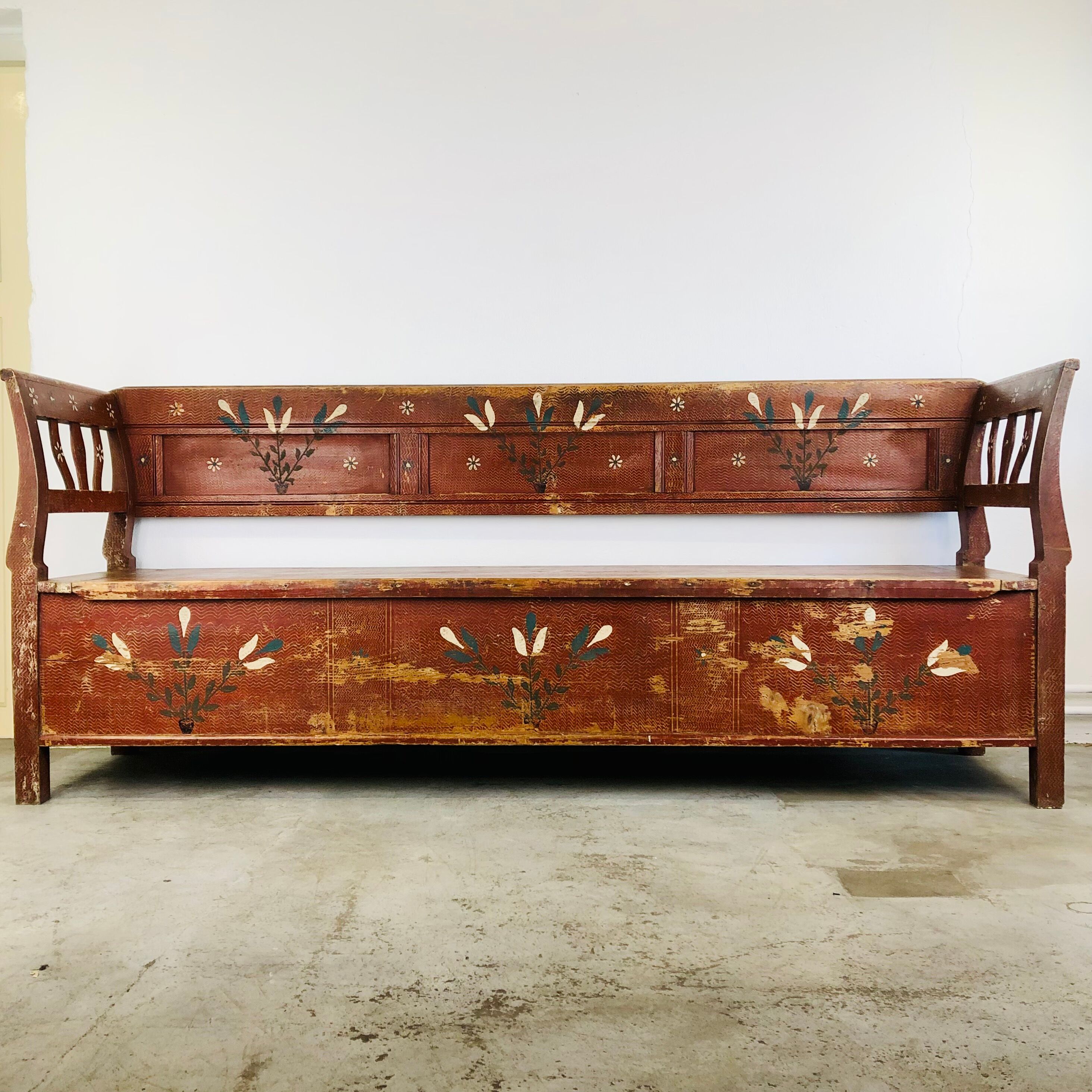 Antique painted wooden valve bench