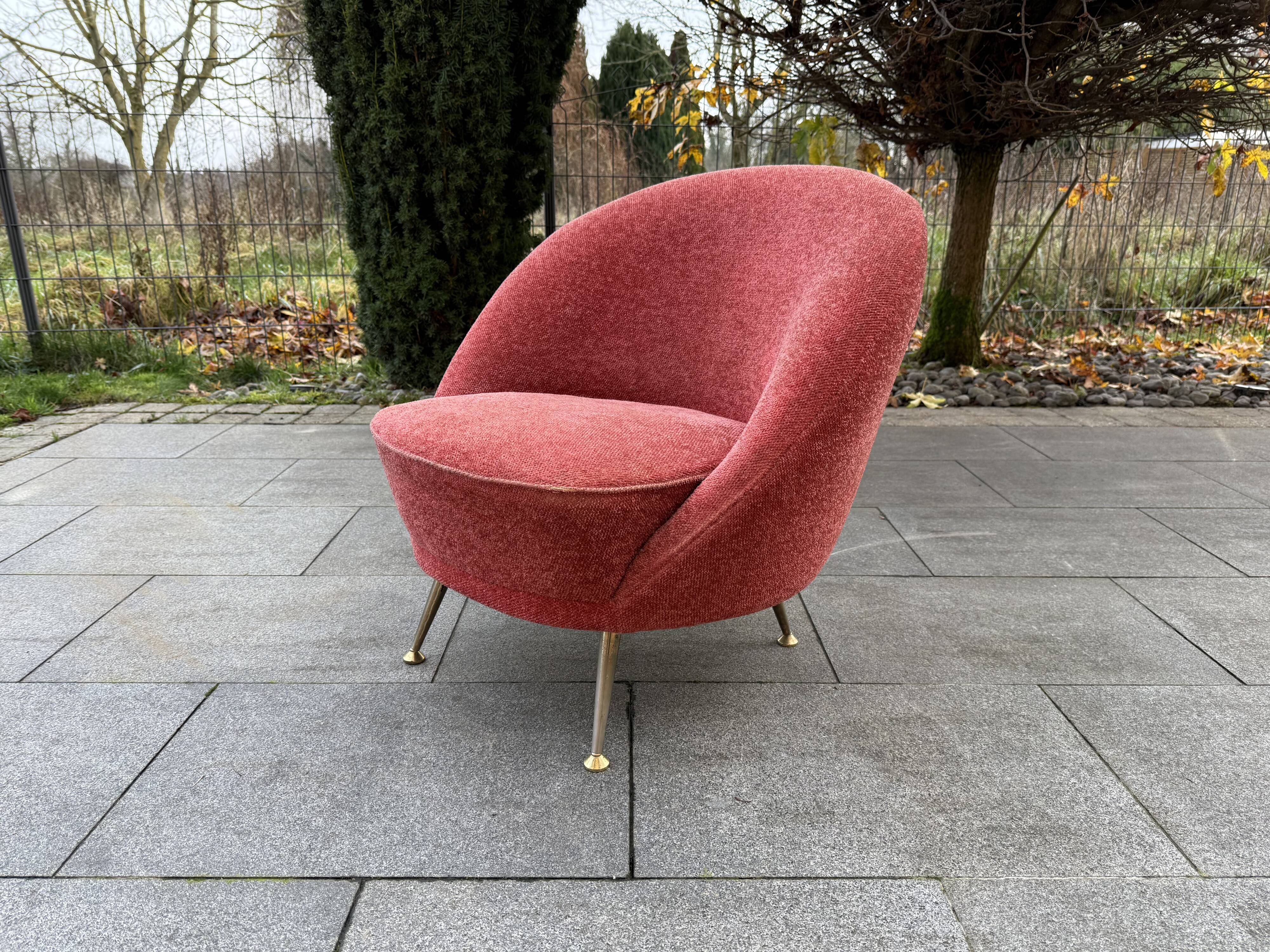 Organic armchair from the 1950s