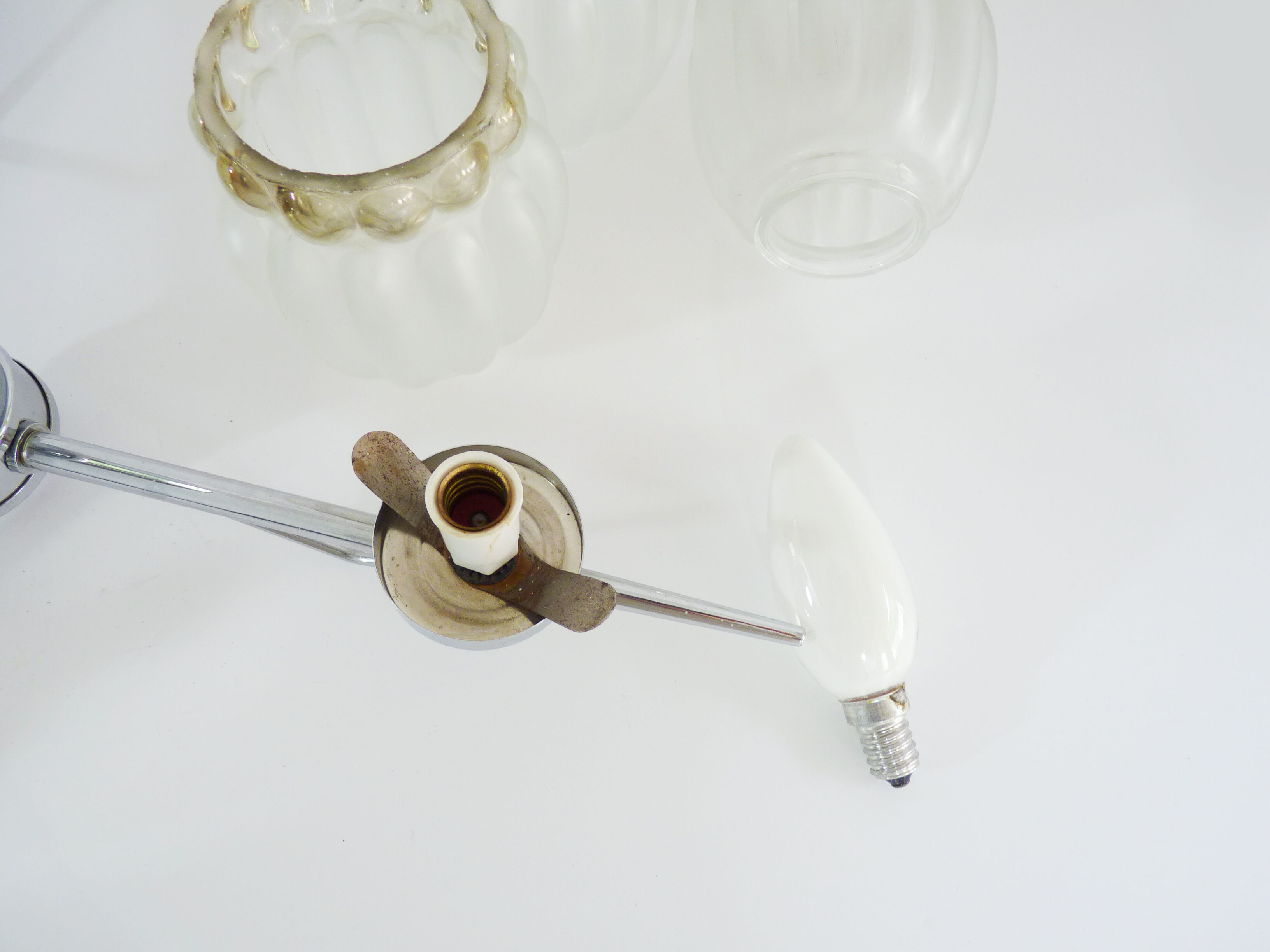 Vintage chandelier with 3 branches in chrome metal and glass globe. Year 70